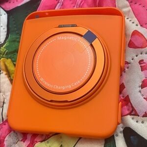 Orange or RED Wireless Charging Case
BRAND NEW